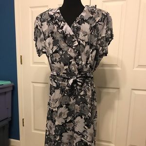 Women’s floral dress wrap at bust 22W NWT